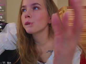 webcam girl milly_shy live cam image #10700965
