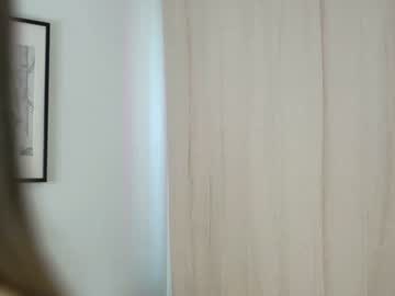 webcam girl peek_in_my_window live cam image #9770732