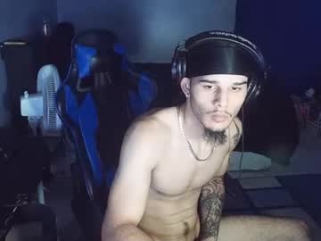 webcam man kylewhitedgs live cam image #4228406