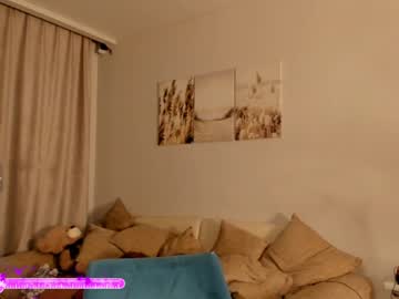 webcam girl your__voice live cam image #12448301