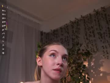 webcam girl darlinechapel live cam image #12400061
