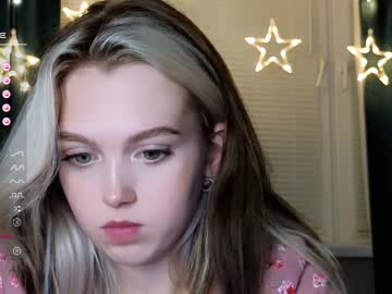 webcam girl small_blondee live cam image #6989163