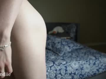 webcam girl bestblondiiecb live cam image #10379805