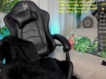webcam man mr_evans_official live cam image #3549295