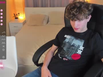 webcam man james_mil live cam image #4139814