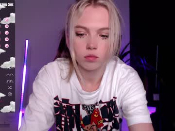 webcam girl small_blondee live cam image #3479401