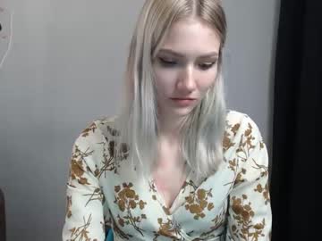 webcam girl gilliana_mo live cam image #505890