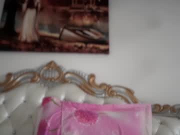 webcam girl kiradivine live cam image #10553237