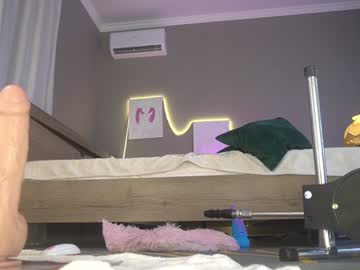 webcam girl queenelia live cam image #9599597