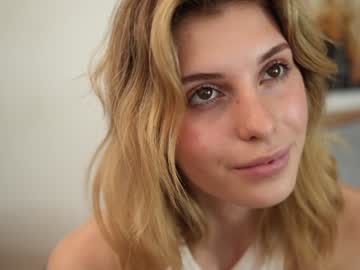webcam girl refined_style live cam image #10339537