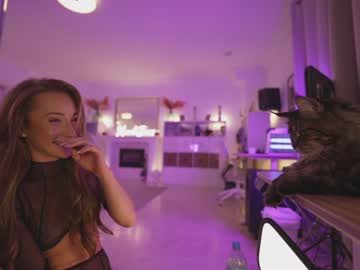 webcam girl hannahjames710 live cam image #7182390