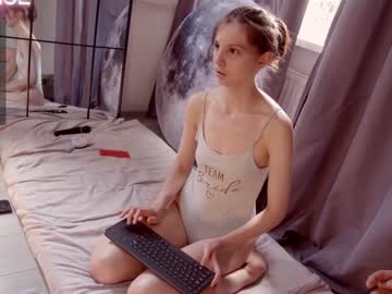 webcam girl careful_i_bite live cam image #9818639