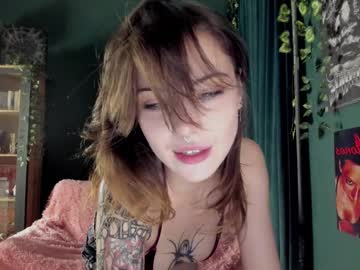 webcam girl bmwm5f90 live cam image #11315166