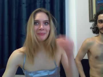 webcam couple peachcreamcouple live cam image #925992