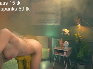 webcam girl lolly_bella_ live cam image #612161