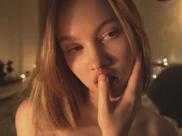 webcam girl bibi_it_is live cam image #2646845