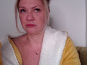webcam girl kiradivine live cam image #2185001
