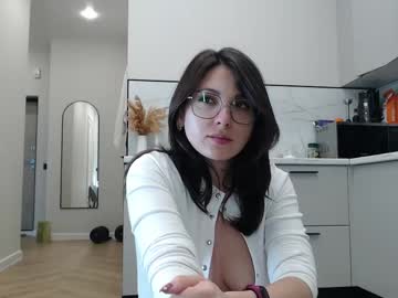 webcam girl uninvited_raccoon live cam image #12906287