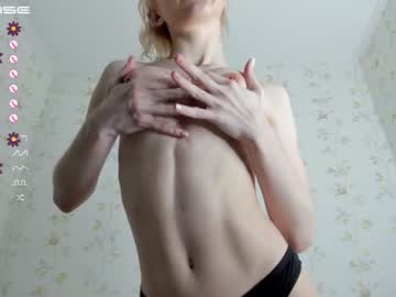 webcam girl brittany_bird live cam image #8007764