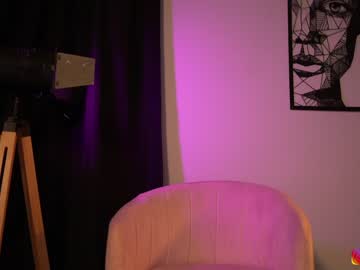 webcam girl lucie_beltran live cam image #6391754