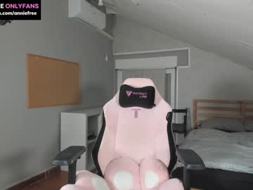 webcam girl annieguzman_ live cam image #9562649