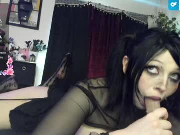 webcam girl lilypixel live cam image #10484077