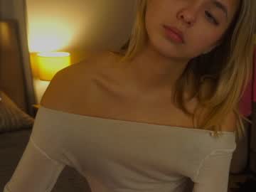 webcam girl mildredgarrett live cam image #11242975