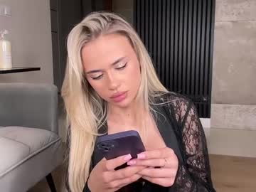 webcam girl julia_rle live cam image #12575529