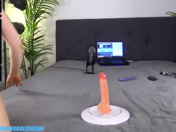 webcam girl bubble_dream live cam image #334674