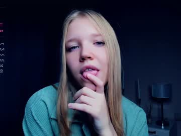 webcam girl hug_honestly live cam image #7810123
