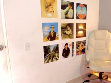 webcam girl little_effy18 live cam image #9985643