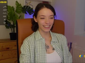 webcam girl agelina_summer live cam image #5023881