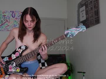 webcam girl petitebrat live cam image #9827868