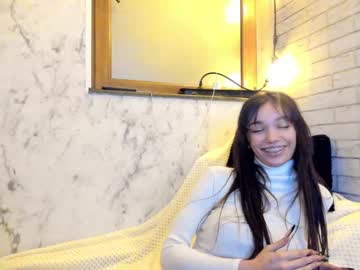 webcam girl sassyt33n live cam image #11121127