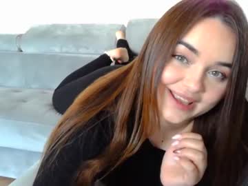 webcam girl innocentxdoll19 live cam image #2796509