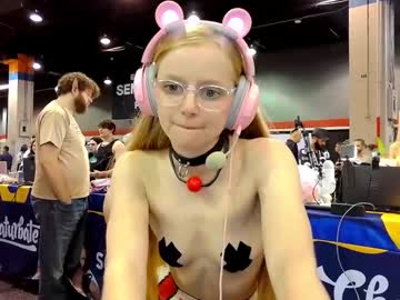 webcam girl emmasky69 live cam image #12355730