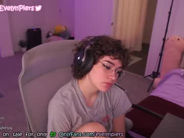 webcam girl evelynpiers live cam image #3357410
