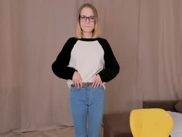 webcam girl vikinikie live cam image #5593378
