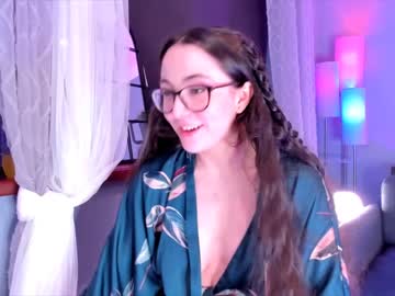 webcam girl littlee33 live cam image #8446951