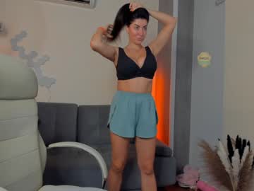 webcam girl victorias_world live cam image #10230687