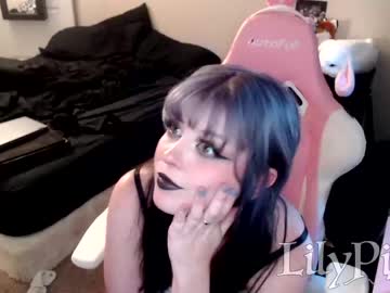 webcam girl lilypixel live cam image #3890102
