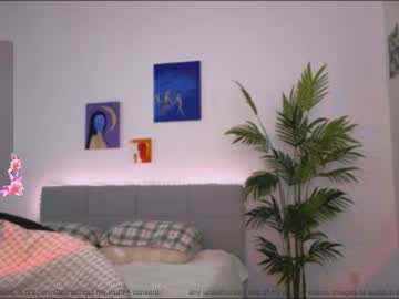 webcam girl small_blondee live cam image #9241089
