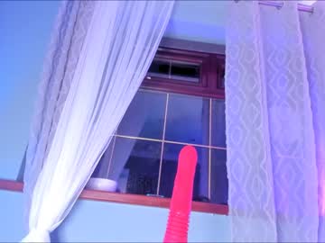 webcam girl littlee33 live cam image #6549822