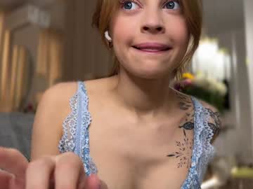 webcam girl cuteelsa_ live cam image #10809214