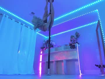 webcam girl fit_american_girl live cam image #9415587
