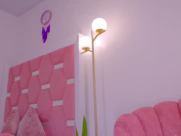 webcam girl nicolle_mitchelle live cam image #10497086