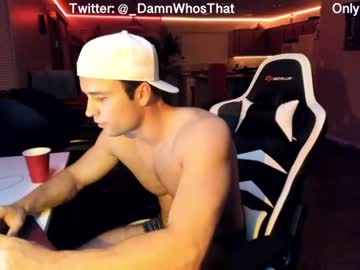 webcam man damn_whos_that live cam image #3300188