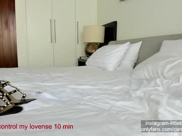 webcam girl carolinaherera live cam image #2390359