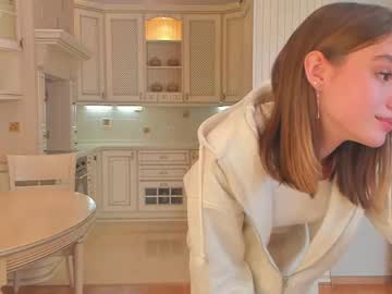 webcam girl harrieteasley live cam image #10699460