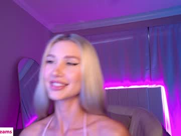 webcam girl nikkibloom_xoxo live cam image #9758651